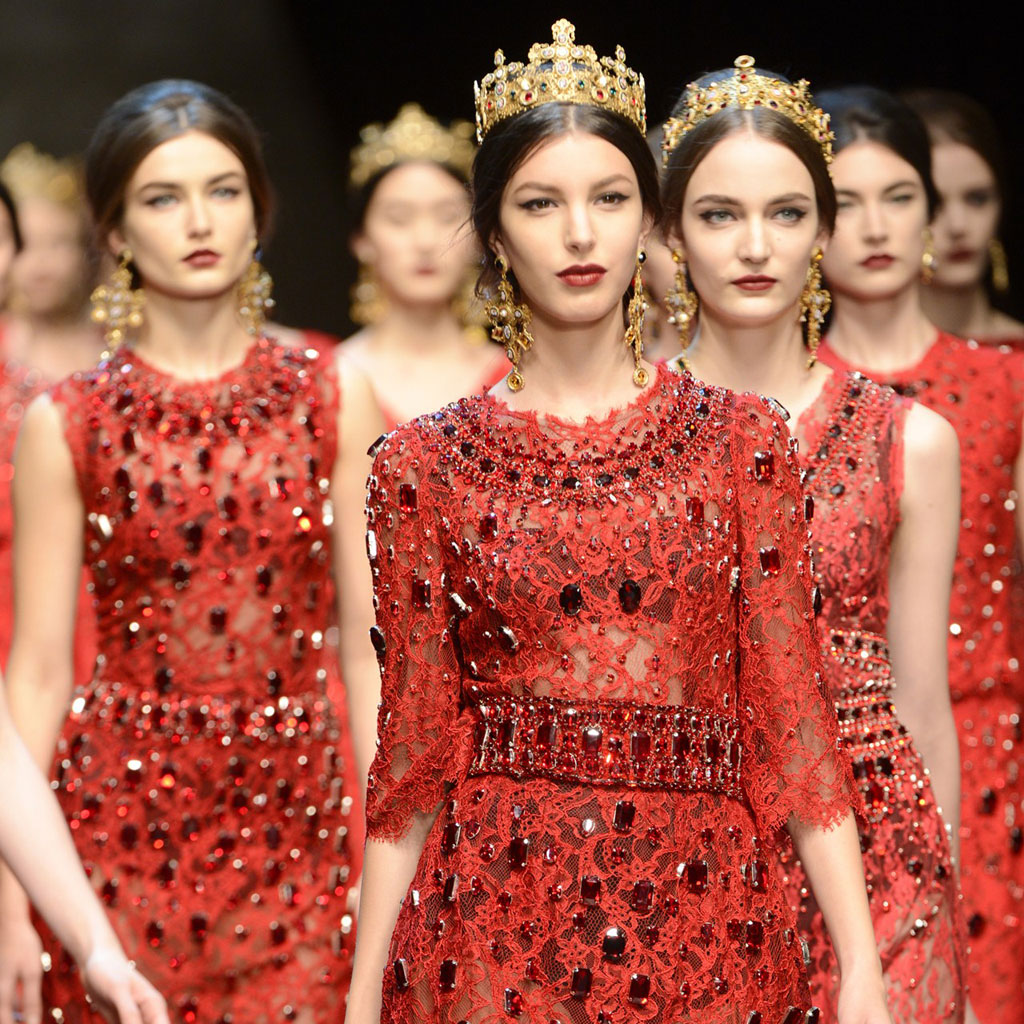 Mê mẩn váy siêu xinh cho bé gái của Dolce  Gabbana