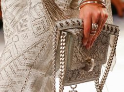 Embellishment trên sàn diễn thời trang Roberto Cavalli mùa Xuân Hè 2014