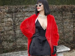 Rihanna gây sốc tại Paris Fashion Week 2014