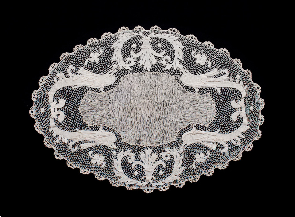 doily-with-dolphin-theme-1900-lace