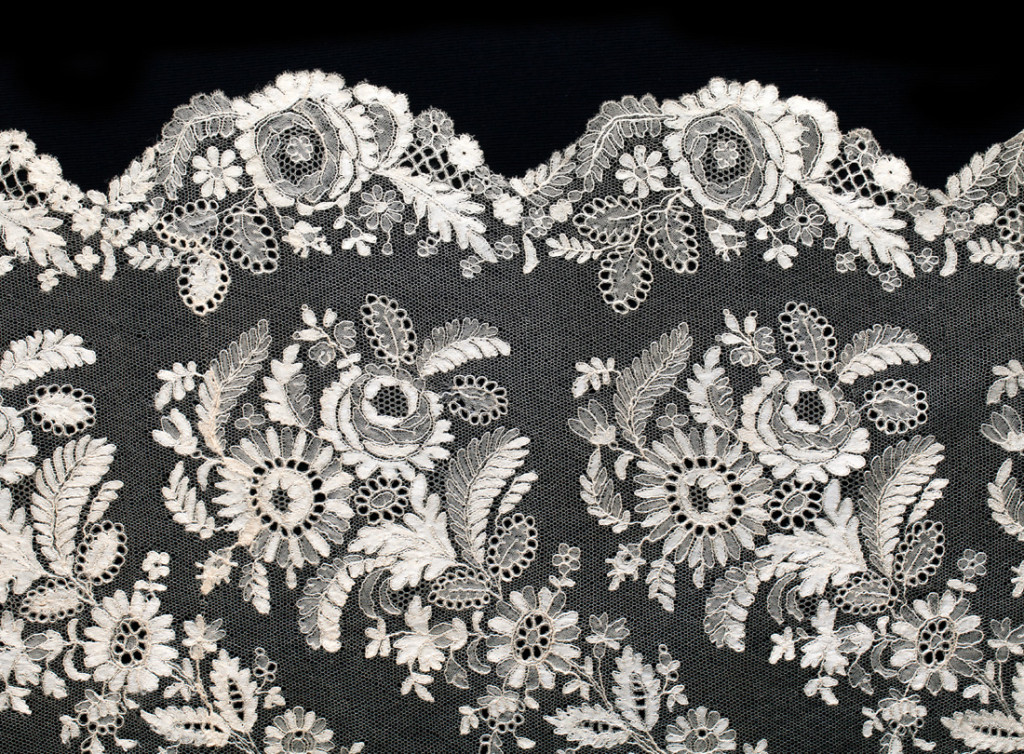 shawl-lace-mid-1800