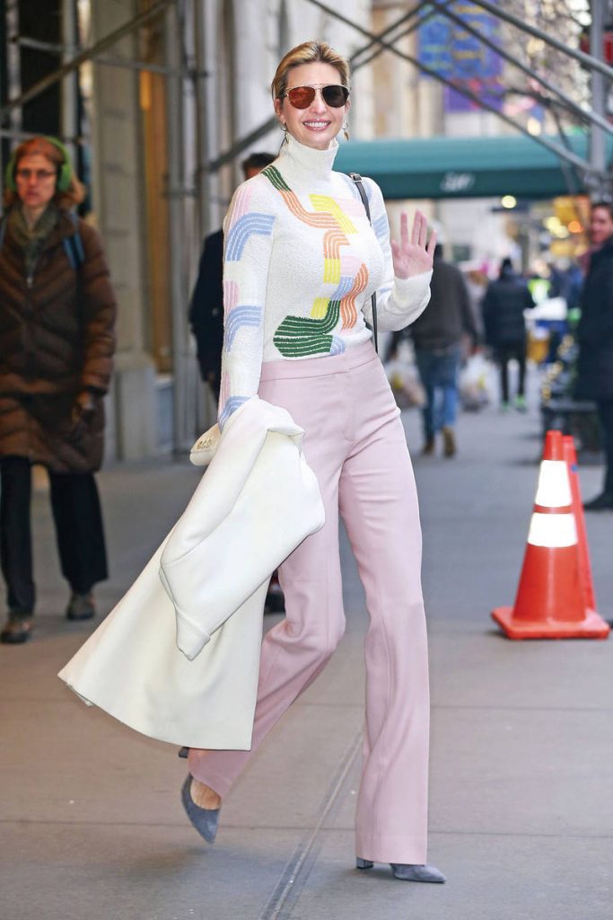 Ivanka Trump khéo léo kết hợp nguyên bộ trang phục với các tông màu pastel