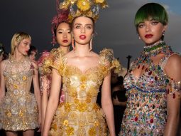Dolce & Gabbana Alta Moda Venezia 2021: Sự hoa mỹ giới thời trang đang cần
