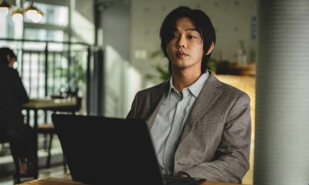 Giáo chủ Jung Jin Soo (Yoo Ah In đóng) trong phim Bản án từ địa ngục