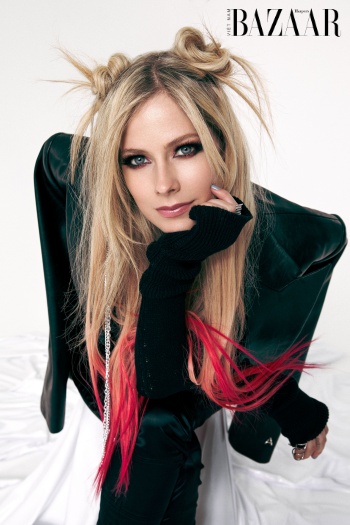 Avril Lavigne và hai thập niên mở đường cho dòng nhạc pop-punk
