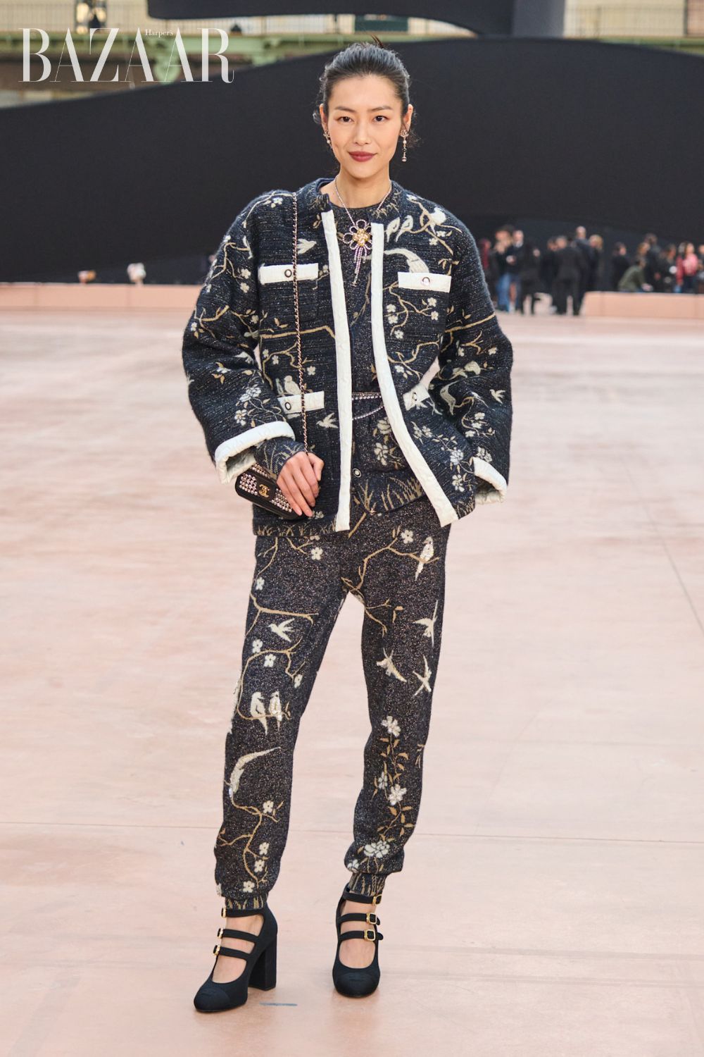 bzvn-chanel-thu-dong-2025-front-row-10