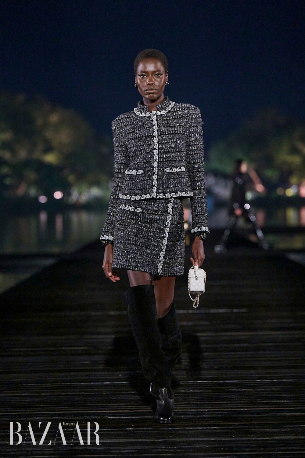 bzvn-chanel-thu-dong-2025-front-row-30