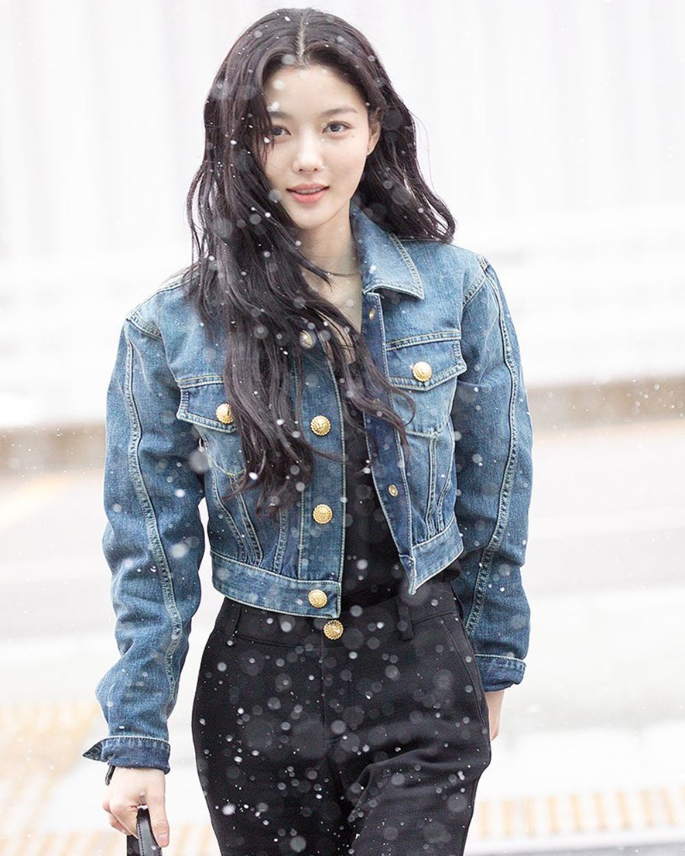bzvn-kim-yoo-jung-balmain-thu-dong-2025 (7)