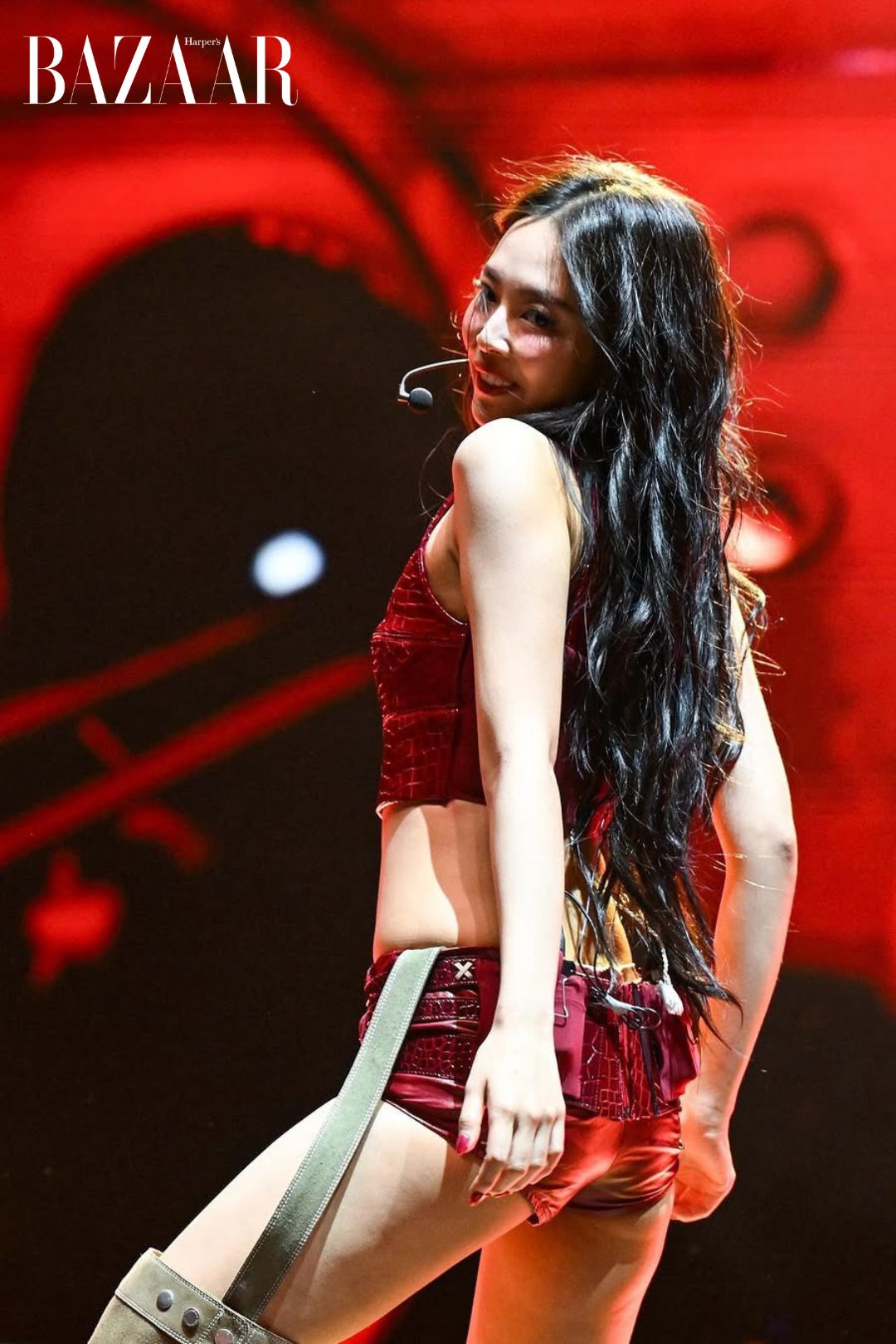 bzvn-jennie-coachella-2025 (12)