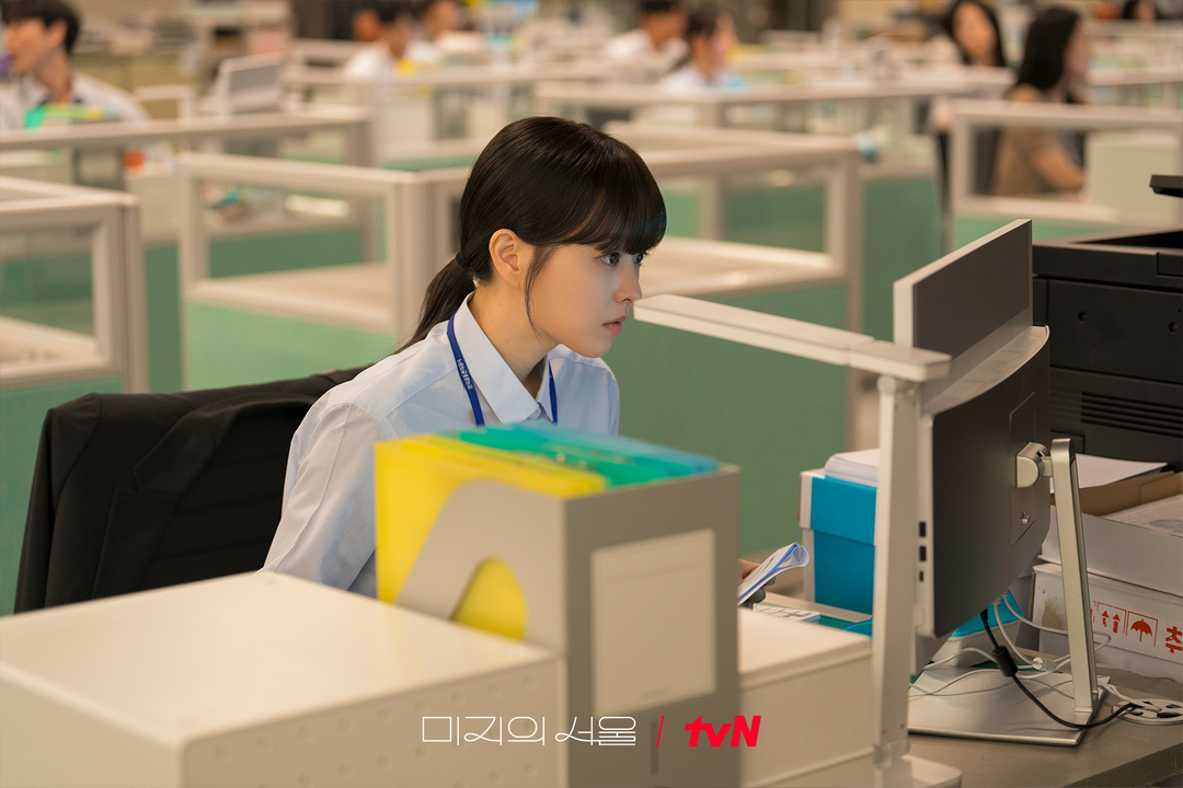 bzvn-phim-han-thang-5-park-bo-young-our-unwritten-seoul-2