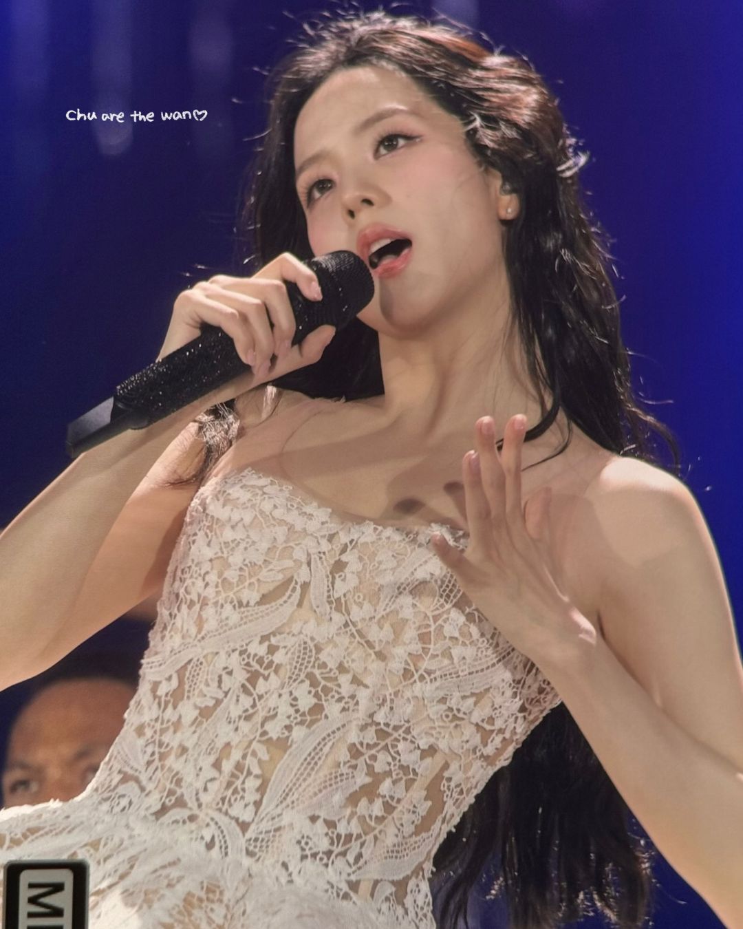 bzvn-blackpink-jisoo-thiet-ke-rieng-custom-tu-local-brand-viet-ononmm00006