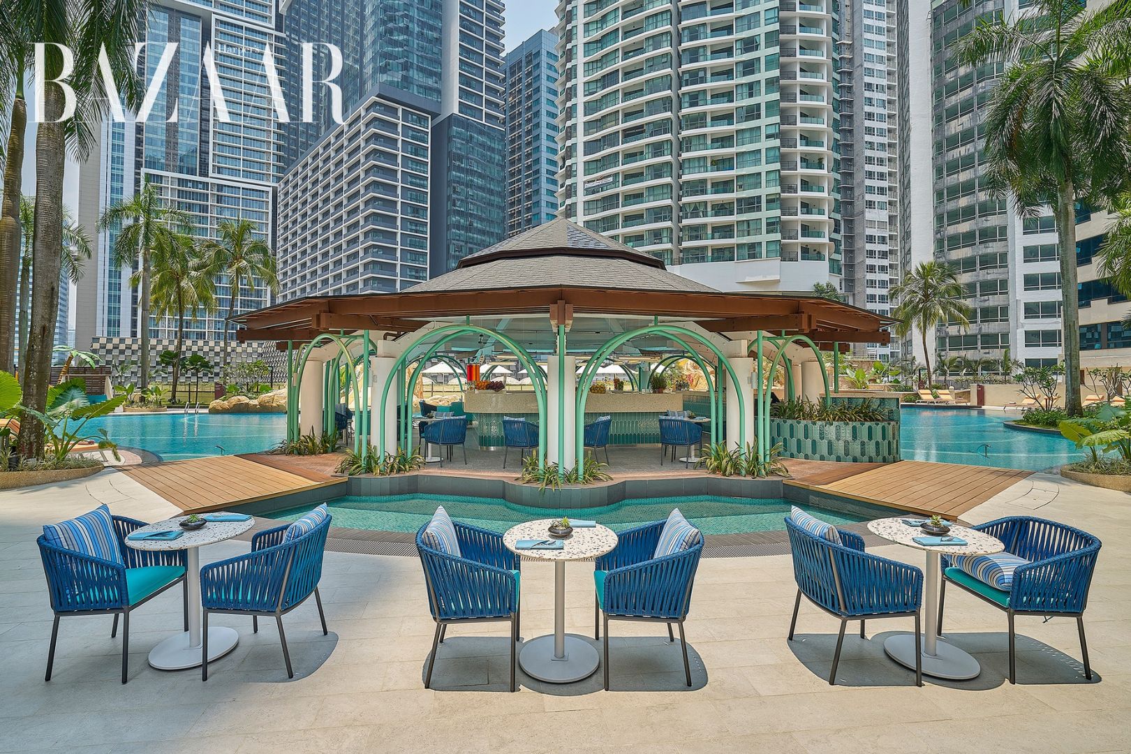 bzvn-khach-san-renaissance-kuala-lumpur-fashion-week-2025 (3)