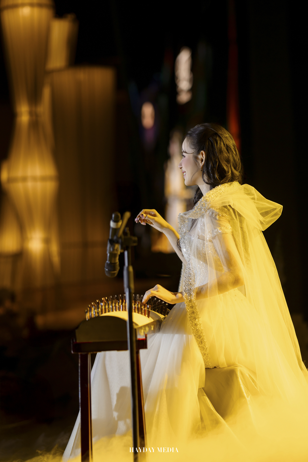 bzvn-dam-cuoi-vay-cuoi-huong-lien-the-face-hacchic-couture (9)