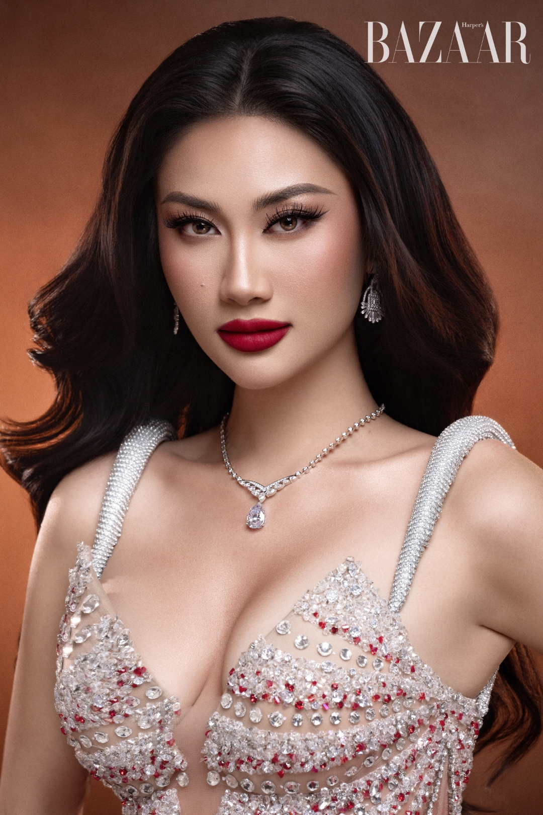 bzvn-phuong-linh-ban-ket-miss-cosmo-jury-session (1)