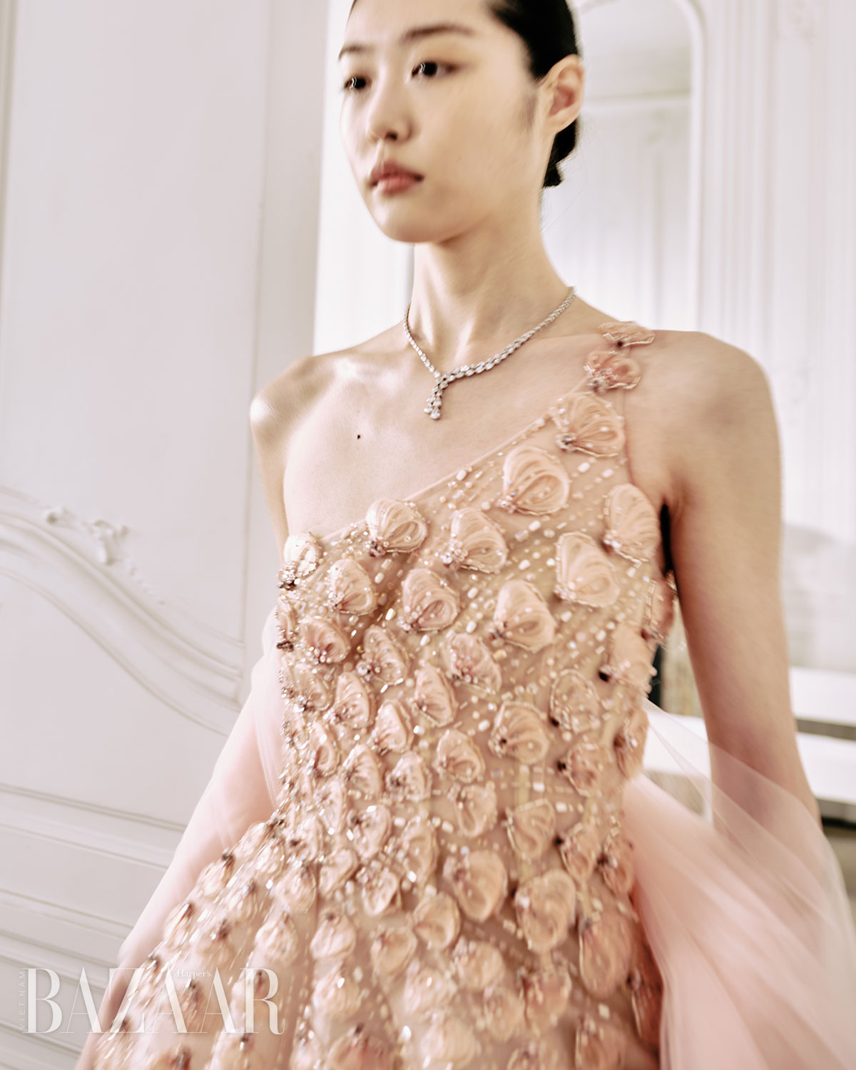 phan-huy-haute-couture-xuan-he-2026-detail backstage 01