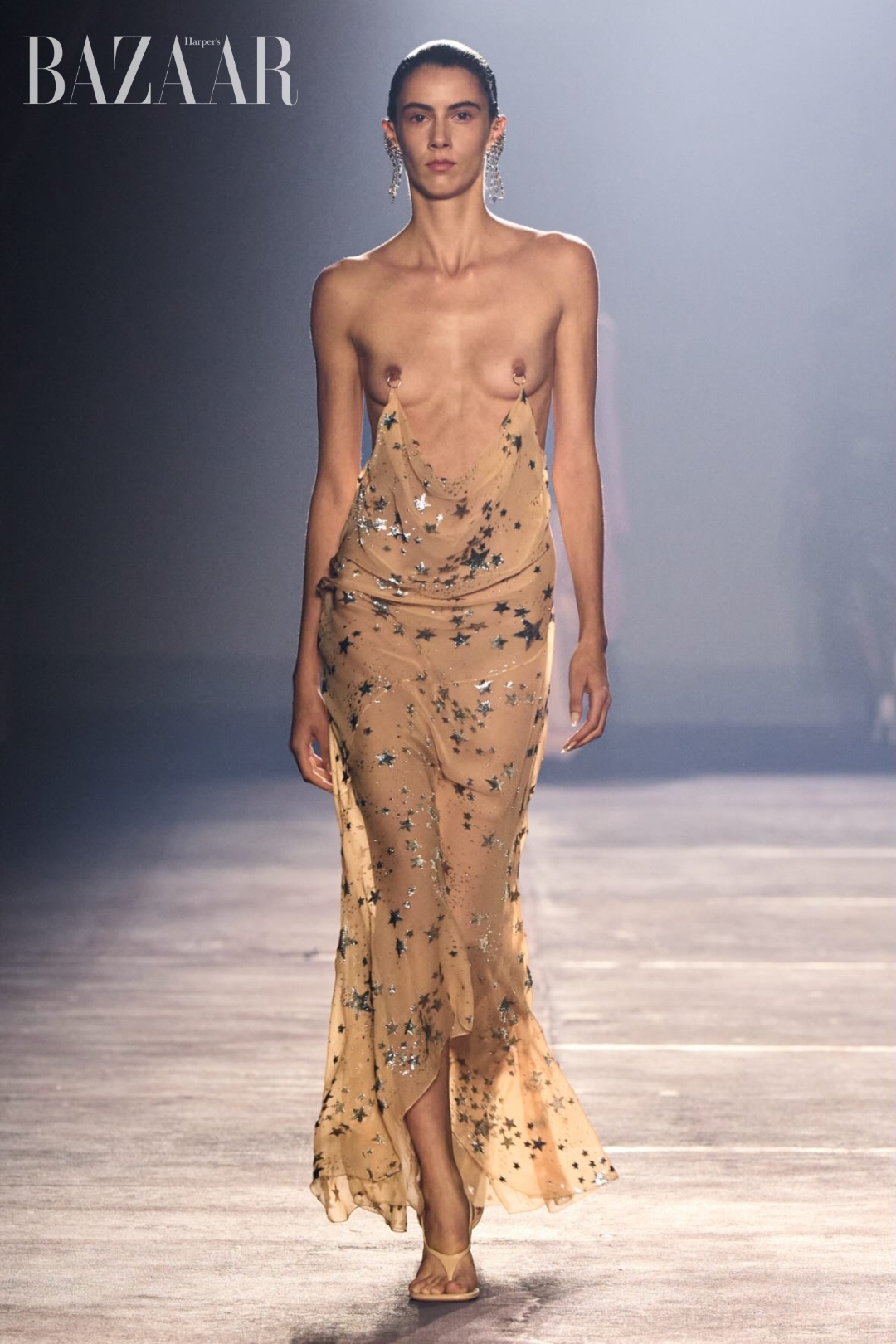 bzvn-xu-huong-naked-dress-grammy-2026-chappell-roan00001