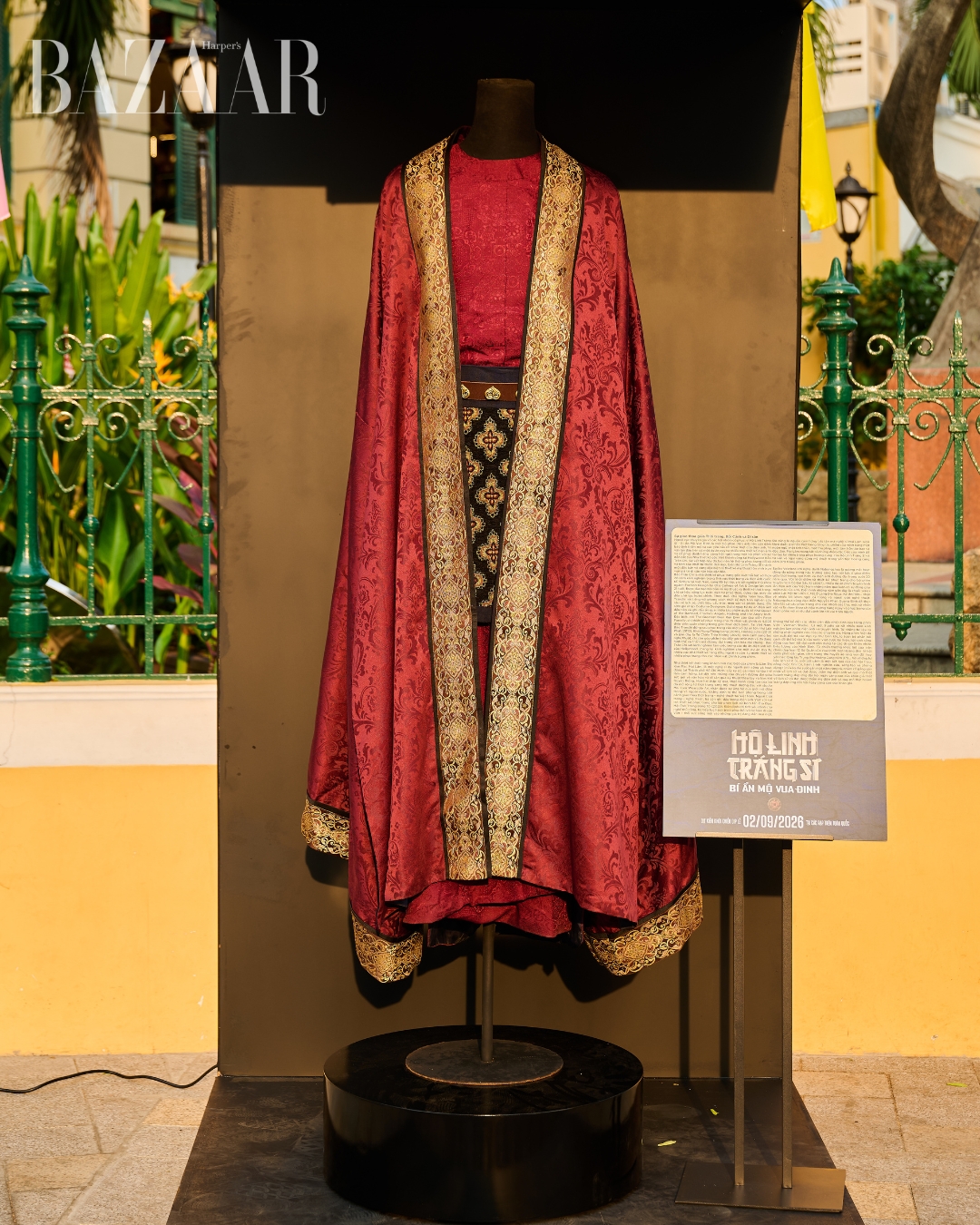 bzvn-tao-hinh-phuc-trang-viet-phuc-ho-linh-trang-si-bi-an-mo-vua-dinh-dien-vien-nhan-vat (7)